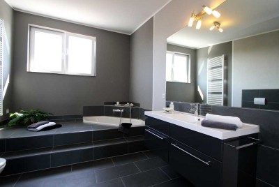 Schöne Maisonettewohnung mit großem Balkon und Einbauküche