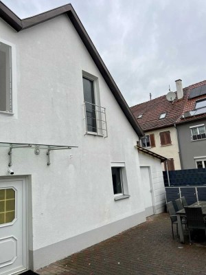 2-Zimmer Maisonetten Wohnung in ruhigem Dreifamilienhaus