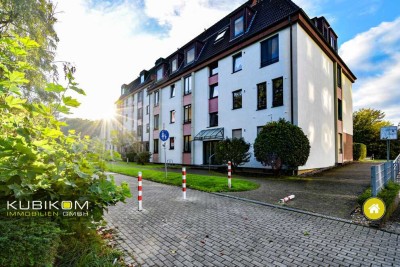 Hildener Osten. Frisch modernisierte 2-Zimmer-Wohnung im 1. OG mit Balkon, Aufzug u. TG-Stellplatz.