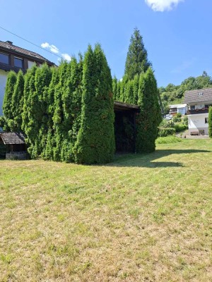 2 Familienhaus mit zusätzlichem Baugrundstück in Niederzissen