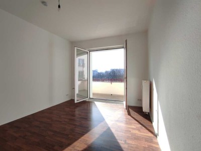 Termin sichern unter 0172-3261193 - Altbauwohnung – 3 Zimmer in Fahrradstraße mit Südbalkon
