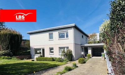 ***Gepflegter, großzügiger Bungalow mit Einliegerwohnung und tollem Garten in exklusiver Lage***