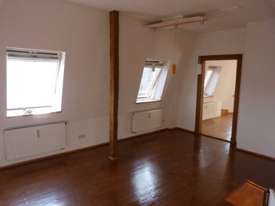 Tolle Dachgeschosswhg. mit Süd-West-Balkon + Holzkamin + EBK