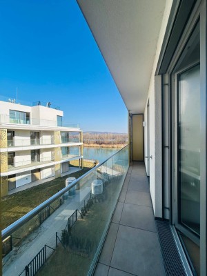 PROVISIONFREI! ERSTBAZUG! DIREKTEM BLICK AUF DIE DONAU! THE SHORE! 1. STOCK! RUHIG! HELLE 2. ZIMMER MIT 7m² BALKON! CONCIERGESERVICE! FITNESS! SPA-BEREICH! EINBAUKÜCHE!