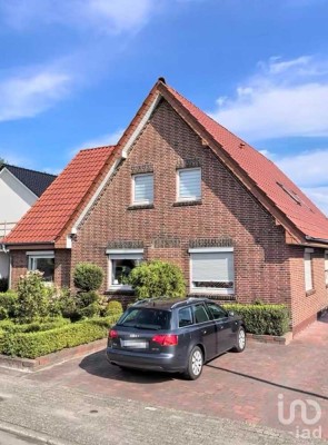 Einfamilienhaus mit Einliegerwohnung auf großem Grundstück 
in Papenburg am Obenende