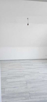 450 € - 42 m² - 2.5 Zi.