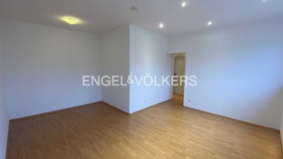 FRISCH RENOVIERT! HELLE 1-ZIMMER-WOHNUNG MIT EINBAUKÜCHE NAHE DER INNENSTADT