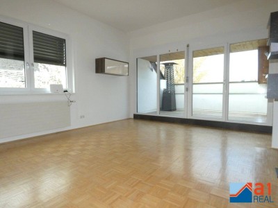 Schöne Dachgeschoßwohnung in Alberndorf mit Terrasse &amp; Parkplatz!