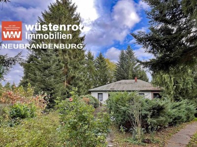 TRAUMHAFT UND FAST ALLEIN IM GRÜNEN: WOHNEN AUF EINER EBENE MIT VOLLKELLER UND GROSSEM GRUNDSTÜCK