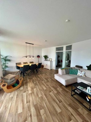 125m² große lichtdurchflutete 4 ZKBB-Wohnung am Nordpark-Center