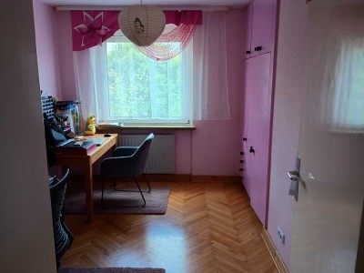 Wohntraum für Familie im grünen Wohnumfeld gesucht??? Schöne MÖBLIERTE 4-Zi-ETW in Nürnberg-Zabo