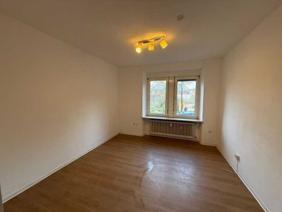 Sehr schöne 3 ZKB Wohnung mit Einbauküche zu vermieten