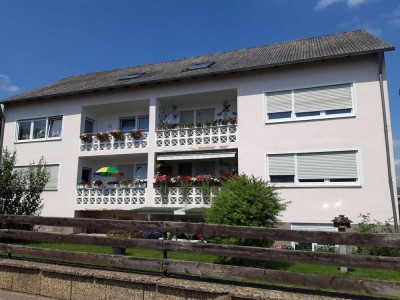 Helle 3-Zimmer Wohnung mit Terrasse in Lappersdorf