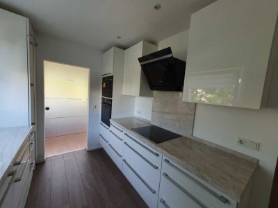 PROVISIONSFREI -Exklusive sanierte 3-Raum-Wohnung mit EBK