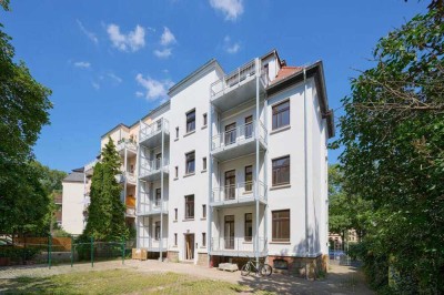 Erstbezug nach Sanierung: 3-Zimmer-Erdgeschoss-Wohnung mit sonnigem Balkon und EBK