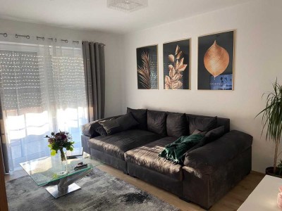 Gepflegte 2-Zimmer-Wohnung, Einbauküche kann abgelöst werden,  mit Balkon in Moosburg an der Isar