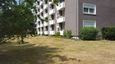 Wir verkaufen eine zurzeit vermietete renovierte 3 Zimmerwohnung mit Balkon und saniertem Bad