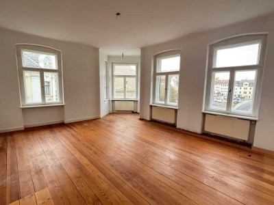 Sonnige, zentrale 4-Raum-Altstadtwohnung mit Echtholzdielen!