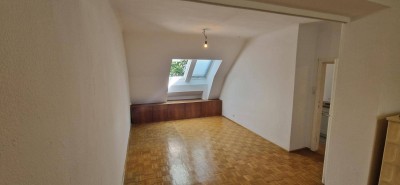 (reserviert) Helle (2)-Zimmer-Dachgeschosswohnung beim Auhof Center - 56 m²