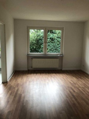 Freundliche und vollständig renovierte 3-Raum-Wohnung nahe der Barmer Anlagen