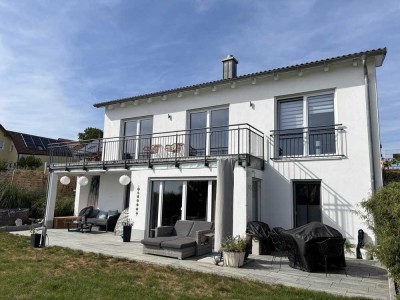 Modernes Einfamilienhaus mit ELW in Aufhausen