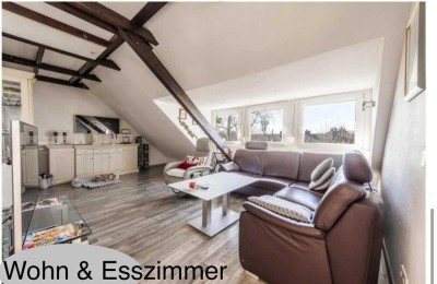 Stilvolle 3,5-Raum-DG-Wohnung mit Balkon, Garten und EBK in Meerbusch