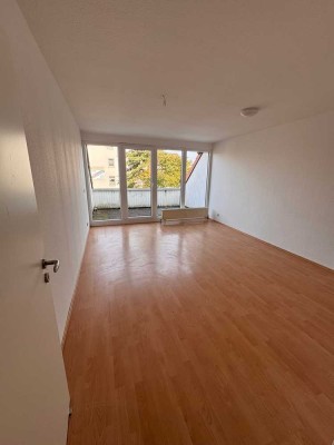 Lichtdurchflutete 3-Zimmer-Wohnung mit Balkon!
