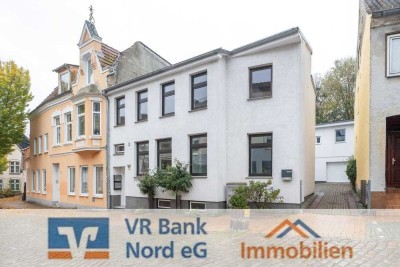 3 Wohneinheiten - 2 Gebäude: Wohnkomplex in Innenstadtnähe