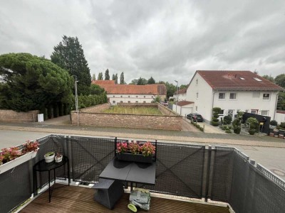 Geschmackvolle und geräumige Wohnung mit einem Zimmer sowie Balkon und EBK in Obrigheim (Pfalz)