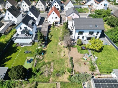 ENTWICKLUNGSPOTENTIAL � Sanierungsbedürftiges Mehrfamilienhaus mit 790 m² Baugrundstück!