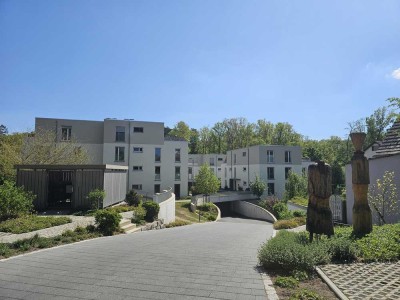 Neuwertige 4-Zimmer-Wohnung mit lux. Innenausstattung mit Balkon und EBK in Röthenbach