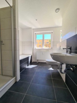 ! Wohnen in der Beimssiedlung - sanierte 2 Raum mit Balkon, Wanne und Dusche !