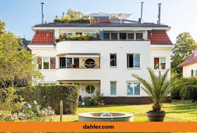 Elegante Neubau-Terrassenwohnung auf circa 6.500 m² Parkgrundstück