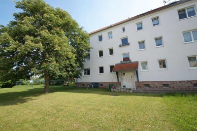 Sanierte 3-Raumwohnung mit Einbauküche in Thräna