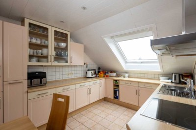 !!! RENTABLES 6-FAMILIENHAUS MIT GARTEN UND 5 GARAGEN IN ANGENEHMER WOHNLAGE VON SCHWETZINGEN !!!