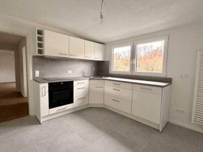 Modernisierte 3,5-Zimmer-Wohnung mit Einbauküche, Garage & Blick ins Grüne – sofort bezugsfrei!