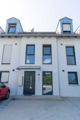 Neuwertige, großzügige 2 Zimmer-Wohnung mit Balkon– Vermietetes Investment in Forstinning b. München