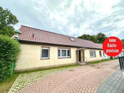 HORN IMMOBILIEN ++ Doppelhaushälfte an der Stadtmauer in Brüssow bei Pasewalk