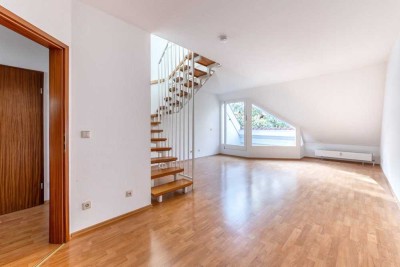NUR WENIGE METER BIS ZUR WILHELMSTRAßE UND DENNOCH RUHIG GELEGEN! Maisonette Wohnung mit Stellplatz