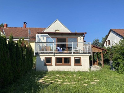 Interessante Wohnung mit Garten und Wintergarten!