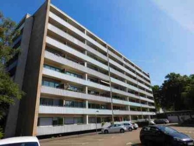 Schöne 2-Zimmerwohnung mit Balkon und Laminat zentral gelegen...