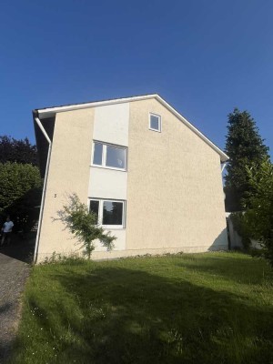 Befristet für 1 Jahr / 6-Raum-Einfamilienhaus mit EBK in Schrobenhausen