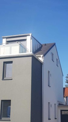 Geschmackvolle 2-Zimmer-Wohnung mit geh. Innenausstattung u. Dachterrasse