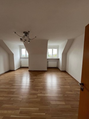 Geräumige 84 m² große Dachgeschosswohnung in Bad Sauerbrunn!