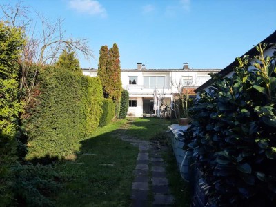 Zentrumsnahes, kernsaniertes 4,5-Zimmer-Reihenhaus in ruhiger Lage mit gr. Garten Lohmar