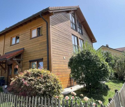 DHH in Gauting-Unterbrunn;  (Baufritz Voll-Wert-Haus in Holz-Ständerbauweise)