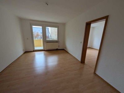 Wie wär`s mit einer hübschen Zwei-Zimmer-Wohnung mit Aufzug?