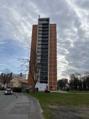geräumige 3 ZKB Wohnung im 4.OG *ab sofort* zu vermieten