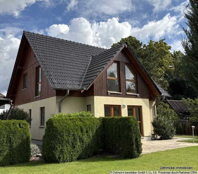 Gepflegtes Anwesen mit komfortablem Einfamilienhaus und Gästebungalow an der Berliner Stadtgrenze