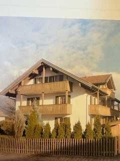 Helle 2-Zimmer Wohnung mit 2 Balkone Ecklage in Benediktbeuern